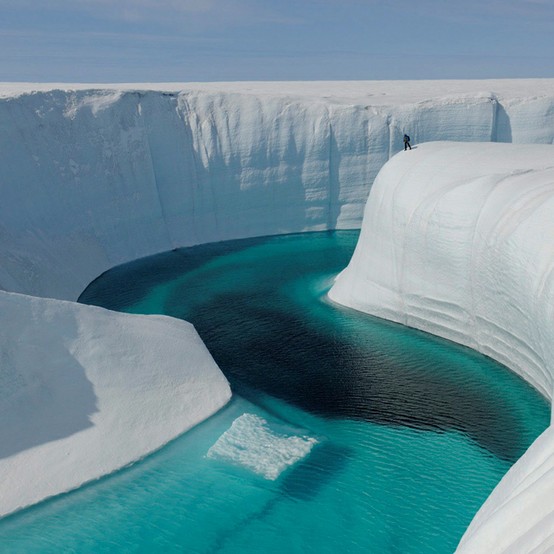 ice-canyon-greenland-2