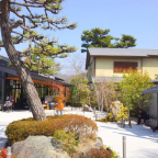 This beautiful Kyoto dry landscape garden…is part of a Starbucks?!?【Photos】