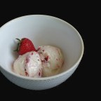 Caramelised White Chocolate and Strawberries Ice Cream