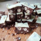 Recipe | Malteser chocolate biscuit bars (no bake!)
