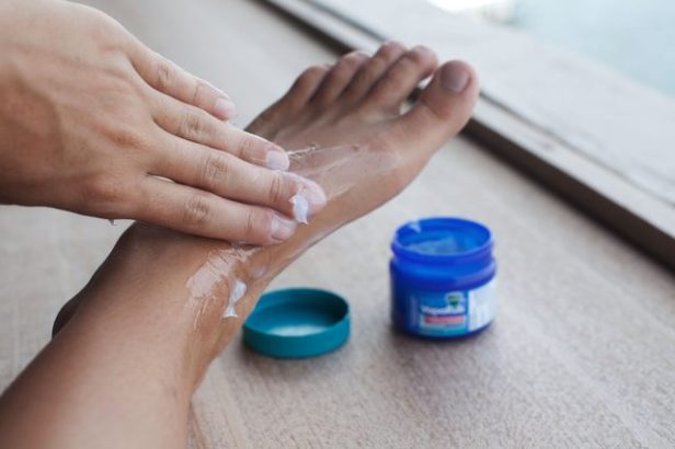 9 Amazing Benefits Of Vicks Vaporub You Didn’t Know