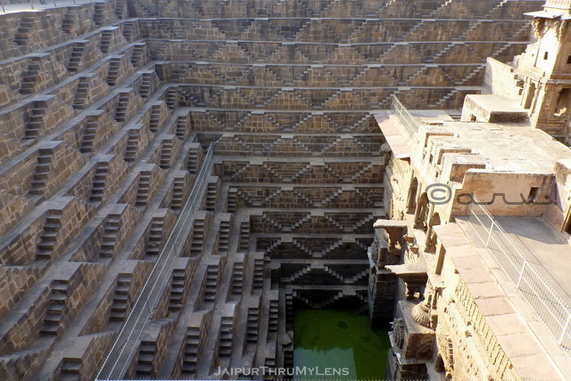 chand-baori-stepwell-architecture-near-jaipur-rajasthan